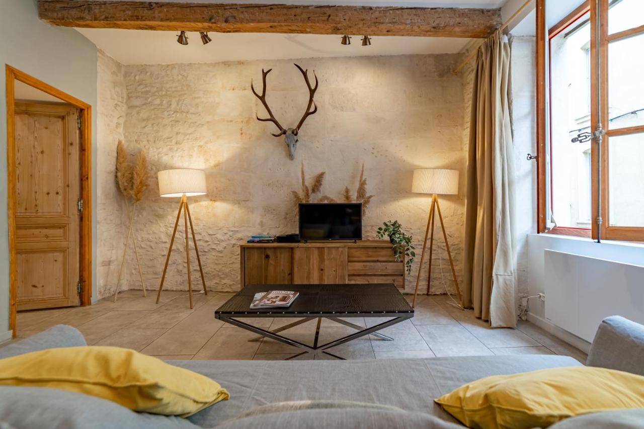 L'Elegance De La Pierre Au Pied De La Maison Carree - Une Nuit A Nîmes Exterior foto